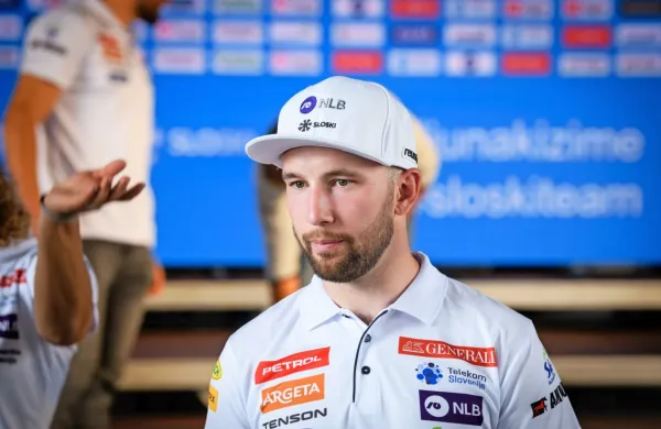 Slovenski alpski smučar Martin Čater je senzacionalni zmagovalec 
prvega smuka sezone 2020/21 svetovnega pokala v alpskem 
smučanju.