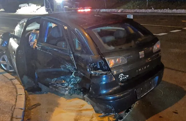 Voznik ostal ukle&scaron;čen v vozilu