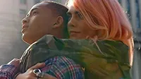Jaden Smith in Cara Delevingne v romantični drami Mitje Okorna 
Življenje v letu