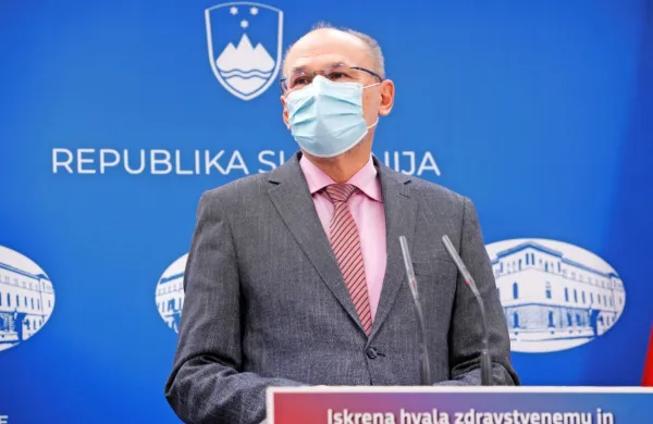 Uradni vladi govorec za covid-19 Jelko Kacin