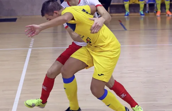 Odločilni gol za zmago Bronxa je prispeval  Jernej Peroša (v rumeni 
opravi).
