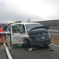 Na avtocesti ga je zavrtelo