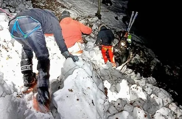 Trije osemnajstletniki iz Krmina in Korna so med sestopom s 
Svetih Višarij zgrešili pot in jih je ujela tema. (Foto: CNSAS FVG)