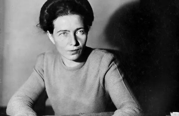 Simone de Beauvoir (na fotografiji) si je več desetletij dopisovala 
s prijateljico Violette Leduc.