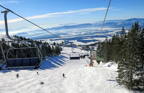 In&scaron;pektorji zapečatili smuči&scaron;če na Krvavcu