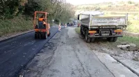 Stanovalci ob stari Šmarski cesti so nezadovoljni z nedavno 
obnovo in  preplastitvijo odseka tamkajšnjega cestišča.