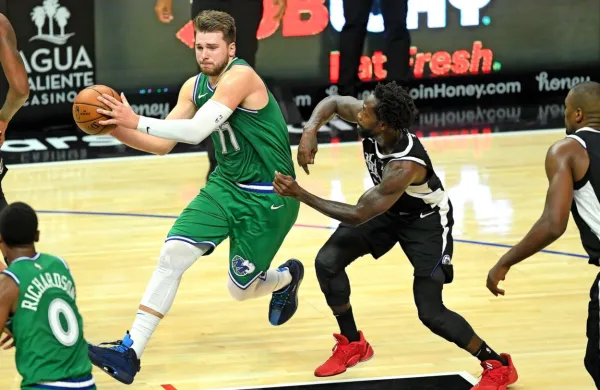 Dončićev Dallas prva ekipa v zgodovini NBA, ki je prvi polčas dobila za 50 točk