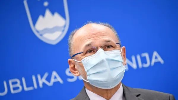 Uradni vladni govorec za covid-19 Jelko Kacin