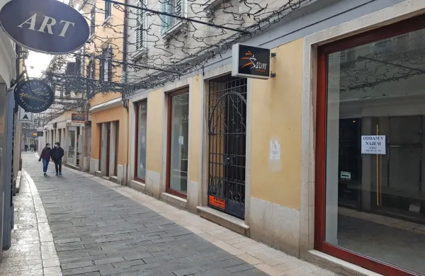 Včeraj popoldne je prišlo do preteka v Čevljarski ulici v Kopru.