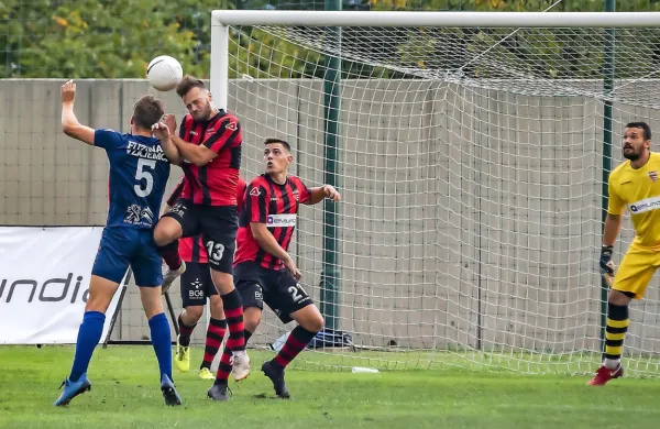 Ajdovci (v rdeče črnih dresih) bodo morali v nadaljevanju predvsem izboljšati učinek pred nasprotnikovimi vrati.