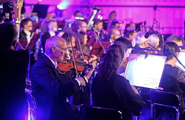 Nastop Orkestra slovenske filharmonije na koprskem potniškem 
terminalu septembra 2019.