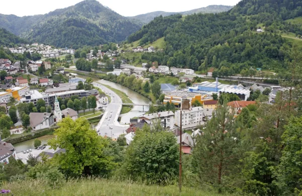 Ob 6.04  so blizu Idrije zabeležili  zmeren potresni sunek,  magnitude 1,1.