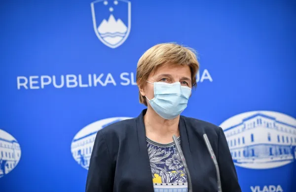 Po zagotovilih državne sekretarke na ministrstvu za zdravje Marija 
Magajne so zdravstveni domovi prejeli dovolj testov.