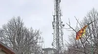 Agrarna skupnost Šilentabor je  novo lokacijo za antenski stolp zagotovila že pred petimi leti, a star stolp še vedno stoji sredi ruševin nekdanjega gradu.  