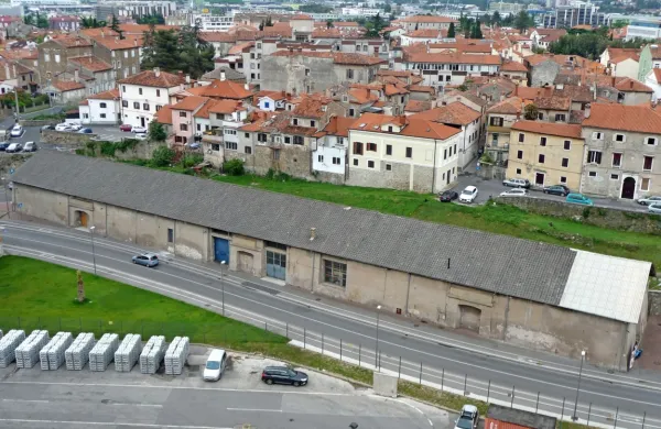 Nekdanje skladišče soli Libertas bo, kot zaenkrat kaže, prvo 
zaživelo novo življenje - seveda s kulturo. 