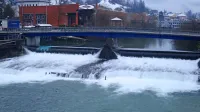 Resno načeto podslapje mehkega jezu preti z njegovo zrušitvijo, a 
v državi se nihče ne čuti pristojnega za njegovo sanacijo. 