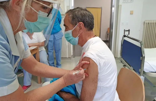 Valdoltra: prvi se je cepil direktor Marčan