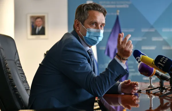 Revizorji so preverjali učinkovitost nabav, pri čemer so po 
navedbah predsednika računskega sodišča Tomaža Vesela upoštevali dejstvo, da so nakupi potekali v res izrednih okoliščinah.