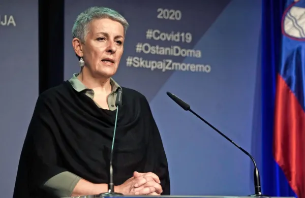 Prva sindikalistka Lidija Jerkič meni, da možnost odpovedi  
delovnega razmerja starejšim delavcem ne bo prineslo novih 
zaposlitev mladih.