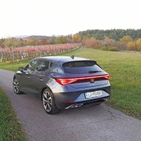 Ne gre prezreti, da je karavanski sportstourer še nekoliko dimenzijsko napredoval v primerjavi s prejšnjo generacijo in da je 
kar za 28 centimetrov daljši od aktualnega petvratnega brata.
