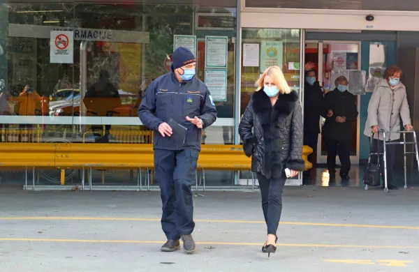  V šempetrski bolnišnici po zadnjih testiranjih kaže, da so uspeli 
okužbo omejiti. 