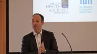Raziskavo, ki je privedla do odkritja, pomembnega za razvoj 
učinkovitejših protibakterijskih zdravil, je vodil Koprčan  Marko 
Anderluh, prodekan ljubljanske fakultete za farmacijo.