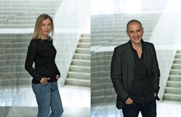 Helena Peršuh kot rektorjeva hči Marta in Radoš Bolčina kot 
profesor George povabita na  “zabavo po zabavi” mlajši zakonski 
par, Nicka in Honey, ki ju igrata Andrej Zalesjak in Lucija Harum.