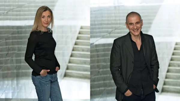 Helena Peršuh kot rektorjeva hči Marta in Radoš Bolčina kot 
profesor George povabita na  “zabavo po zabavi” mlajši zakonski 
par, Nicka in Honey, ki ju igrata Andrej Zalesjak in Lucija Harum.
