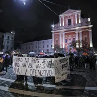 Protestirajo zaradi ru&scaron;itve Roga