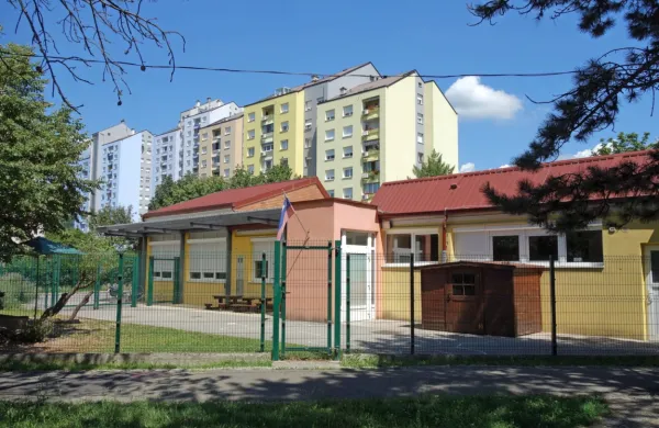 V novogoriških vrtcih sprejmejo vse otroke, ki potrebujejo nujno varstvo. Od novembra se je njihovo število podvojilo. 