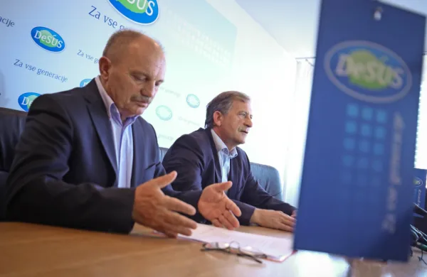 Poslanec Branko Simovič je danes dejal, da imajo v stranki tri 
struje