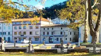 Po prenovi parka pred dvorcem Lanthieri namerava občina letos 
pridobiti dokumentacijo za celovito prenovo Glavnega trga. 