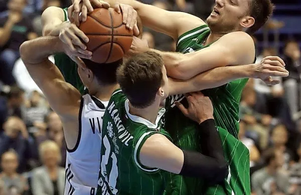 Košarkarji se soočajo s številnimi prestavitvami tekem, kar 
zmanjšuje zanimanje na tekmovanja. 