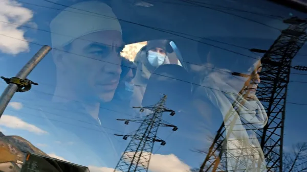 Jure Henigman in Živa Selan sta osrednja junaka novega slovenskega celovečerca Zbudi me.