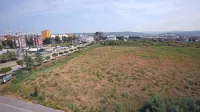Medtem ko Boris Popovič meni, da bi na tej lokaciji  morali urediti 
park, pa imajo lastniki parcel gradbene načrte, s katerimi se pod 
določenimi pogoji strinja tudi občina.
