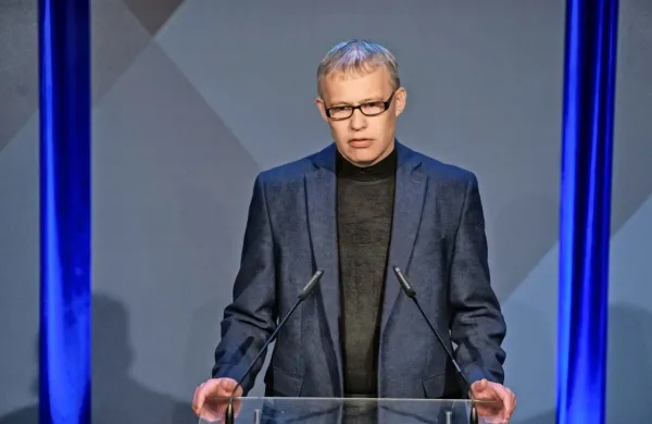 Matej Lahovnik, koordinator strokovne svetovalne skupine, ki 
pripravlja protikoronsko zakonodajo