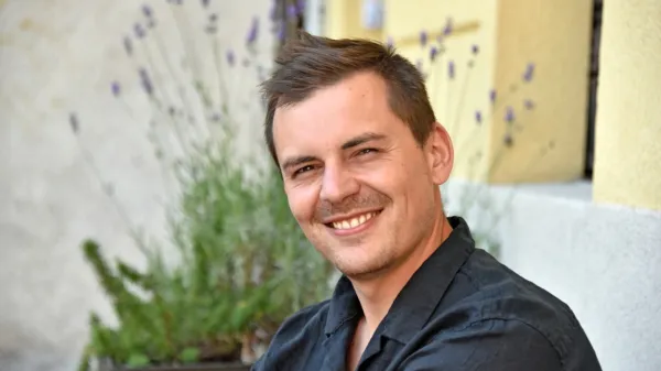Dr. Damjan Popič