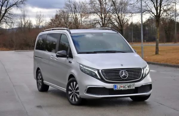 Na ceste bodo poskušali spraviti največ deset primerkov električnega kombija, kar je deloma povezano tudi z dejstvom, da 
kupec tega vozila ni deležen državne spodbude.