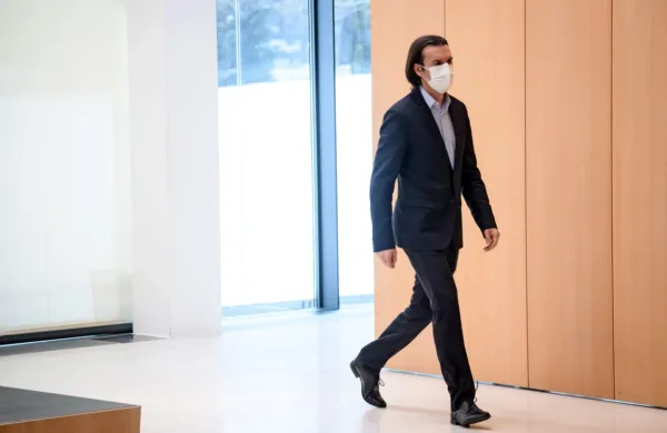 Direktor Vladnega urada za komuniciranje Uroš Urbanija