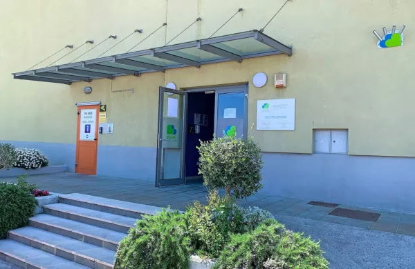 Sta bila občinska svetnika Milica Maslo Bezer in Robert Fakin v 
konfliktu interesov, ko sta lani glasovala o poročilu in programu 
Javnega podjetja Okolje Piran? 