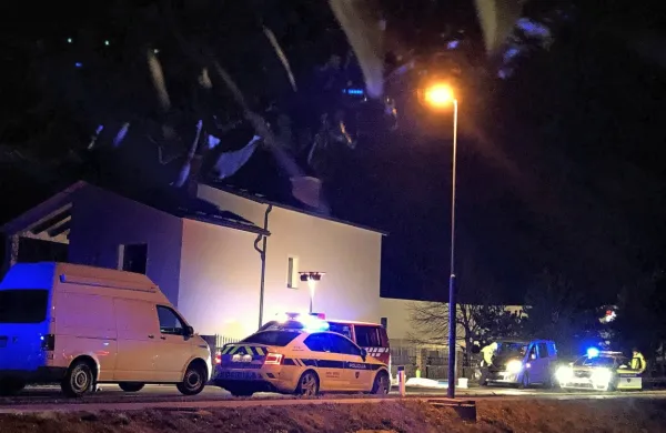 V četrtek zvečer se je na Vipavski cesti v Ajdovščini zgodila smrtna 
prometna nesreča, v kateri je voznik kombija zbil pešca.