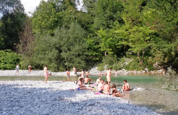 Občina Tolmin je pred dnevi poravnala še preostali del kupnine za 
objekt Paradisa, zdaj pa se loteva priprave smernic za razvoj 
območja Sotočja.