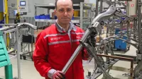 Direktor družbe AK Automotive Bülent Goral  za letos načrtuje 
trikrat več prihodkov kot lani.