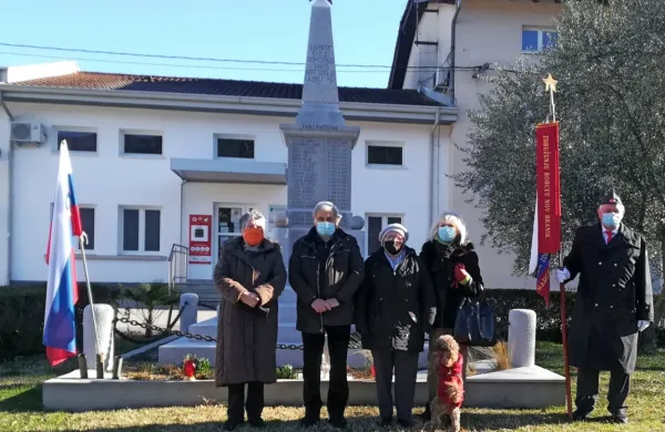 V spomin na izgnane