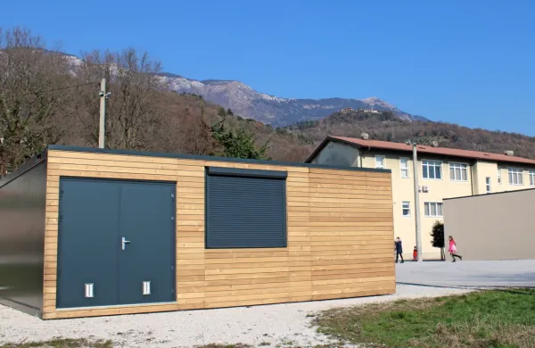 V Črničah so veseli novega servisnega in skladiščnega objekta, 
letos pa bodo s pomočjo občine celovito uredili pokopališče.
