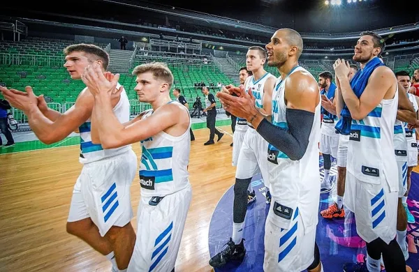 Slovenski košarkarji so že uvrščeni na eurobasket, odloča se o 
vrstnem redu v skupini.