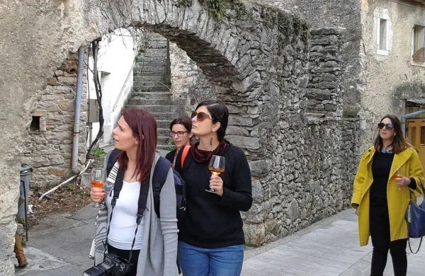 Vodeni  ogledi Vipave in okoliških vasi so lani privabili precej 
gostov. 
