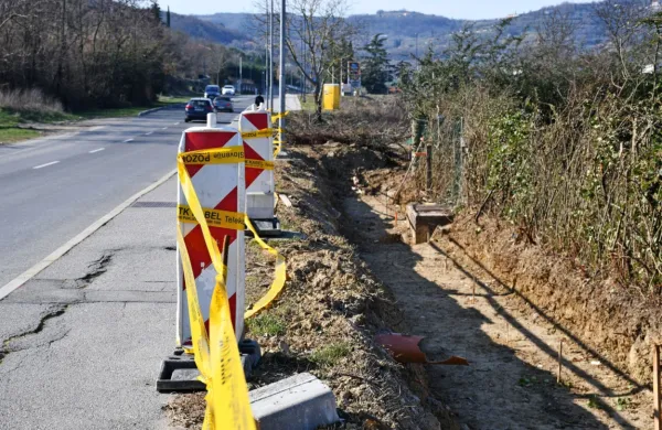 Končno kolesarska steza med Olmom in &Scaron;alaro