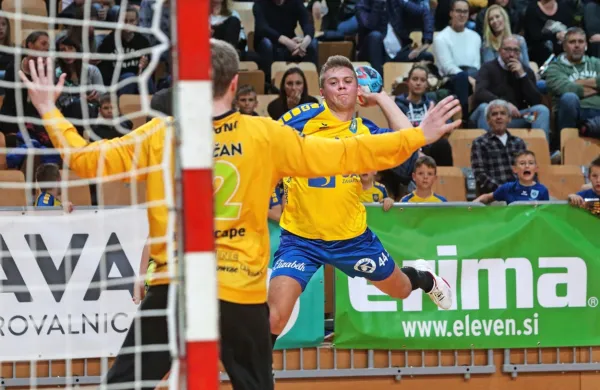 Nejc Planic (na fotografiji še v koprskem dresu) je proti nekdanjim 
soigralcem v soboto sicer dosegel kar devet zadetkov, točki za 
prepričljivo zmago pa sta vseeno odšli v Koper. 
