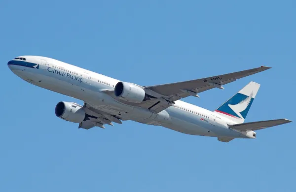 Ameriški proizvajalec letal Boeing je pozval k prizemljitvi 128 
svojih letal tipa 777 po svetu, potem ko so z enega od njih odpadli 
deli motorja, ki ga je razneslo. Fotografija je simbolična. 